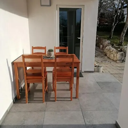 Apartment Apartma Pr Urarj *