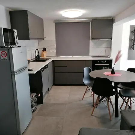 Apartma Pr Urarj * Кобарид