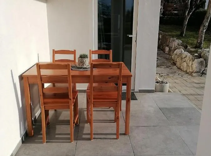 Διαμέρισμα Apartma Pr Urarj *